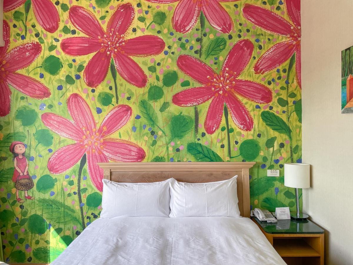 ホテル シャトー・デ・シン花蓮 花蓮市 エクステリア 写真 Mural in a hotel room