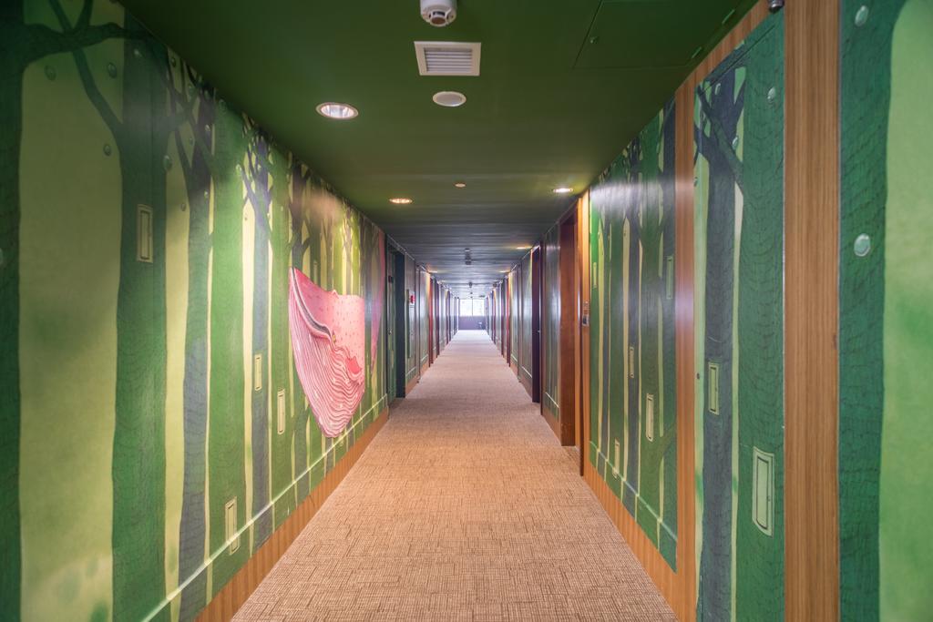 ホテル シャトー・デ・シン花蓮 花蓮市 エクステリア 写真 A corridor on the 10th floor