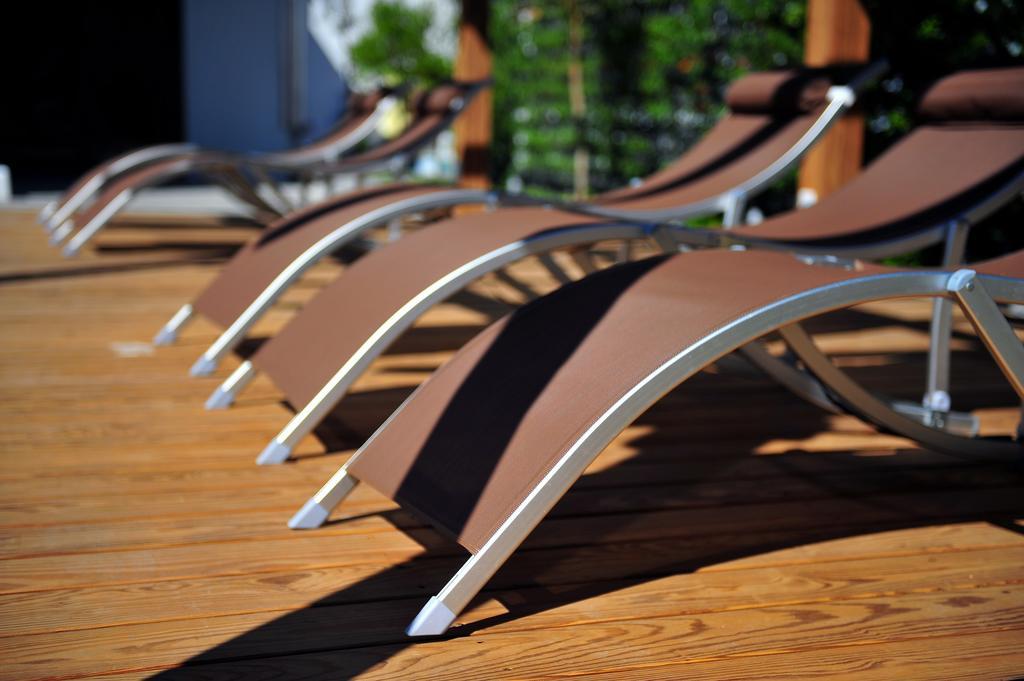 ホテル シャトー・デ・シン花蓮 花蓮市 エクステリア 写真 Sunbathing chairs