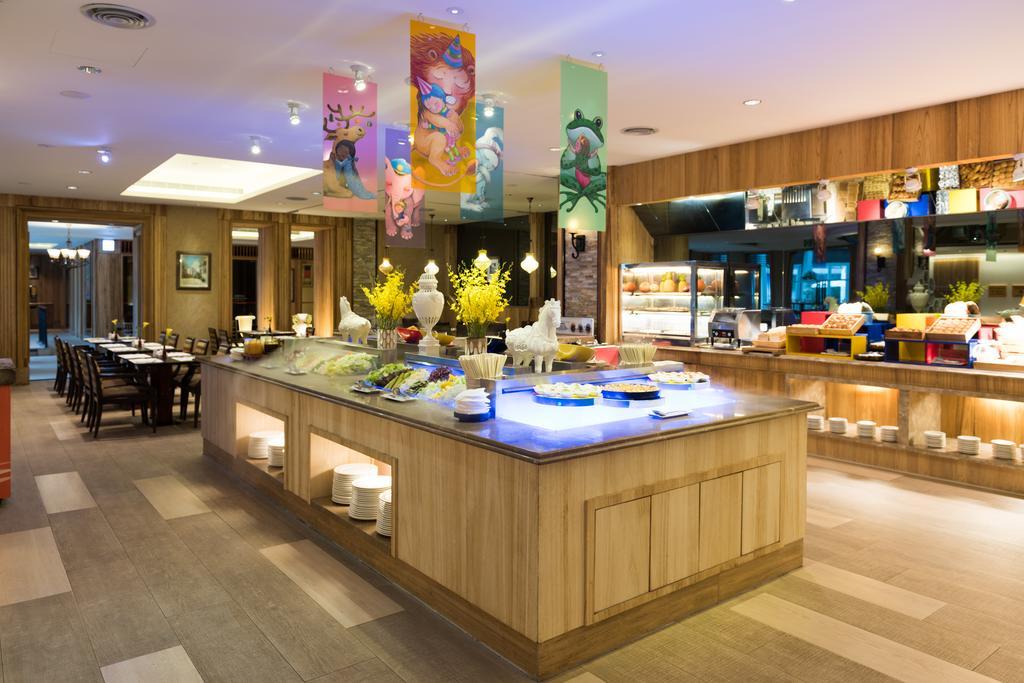 ホテル シャトー・デ・シン花蓮 花蓮市 エクステリア 写真 The buffet at the hotel